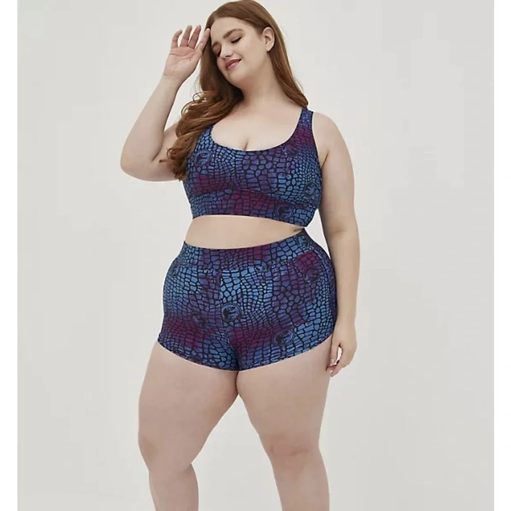 New‎ Torrid size 2 Jurassic Swim Bathing Suit Top 2X